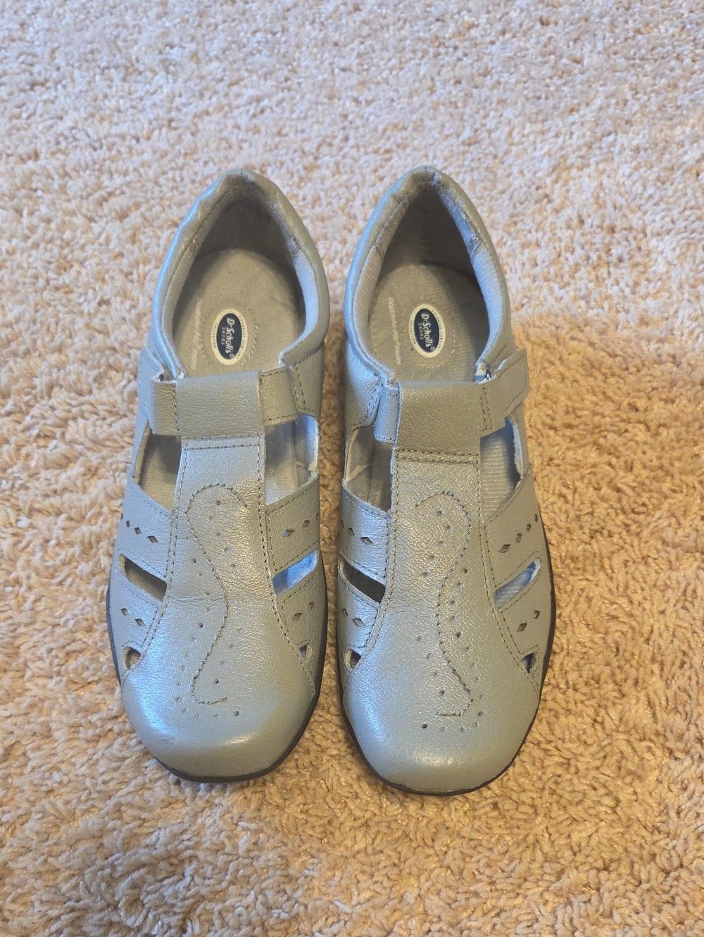 Dr. Scholl's Light Gray Women's Closed-Toe Comfort Sandals
